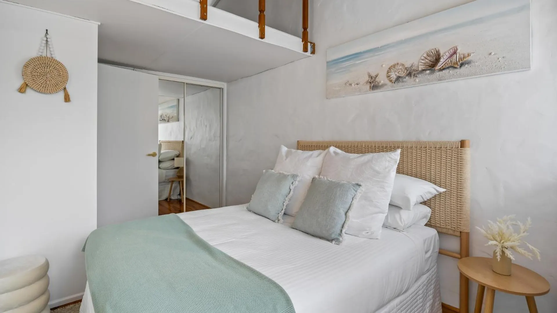 Chic 2-Bed Cabin-Style Home By Mooloolaba Beach 0*,  Australia