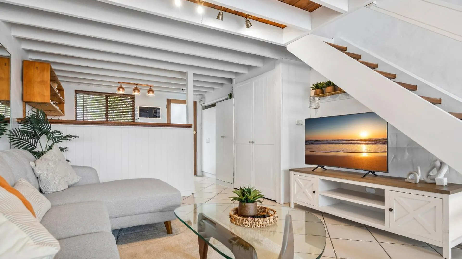 Chic 2-Bed Cabin-Style Home By Mooloolaba Beach