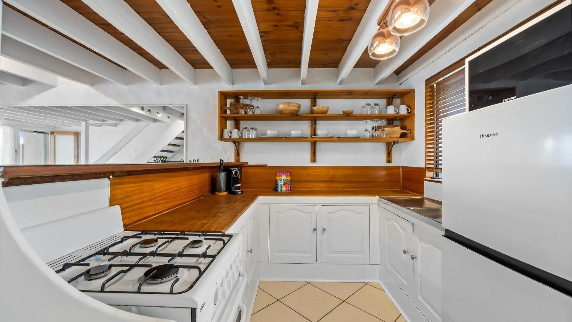 Chic 2-Bed Cabin-Style Home By Mooloolaba Beach Holiday home